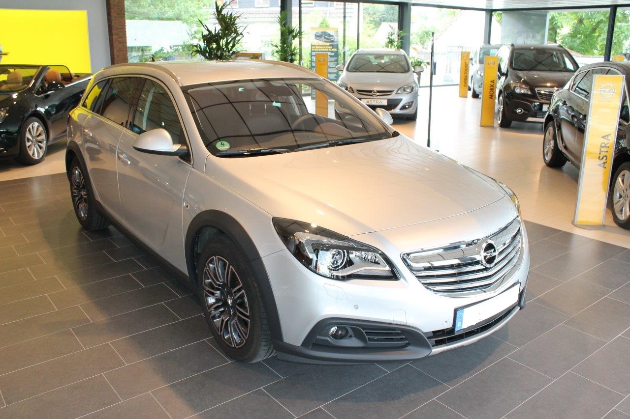 Insignia Country Tourer 4x4 Biturbo CDTI