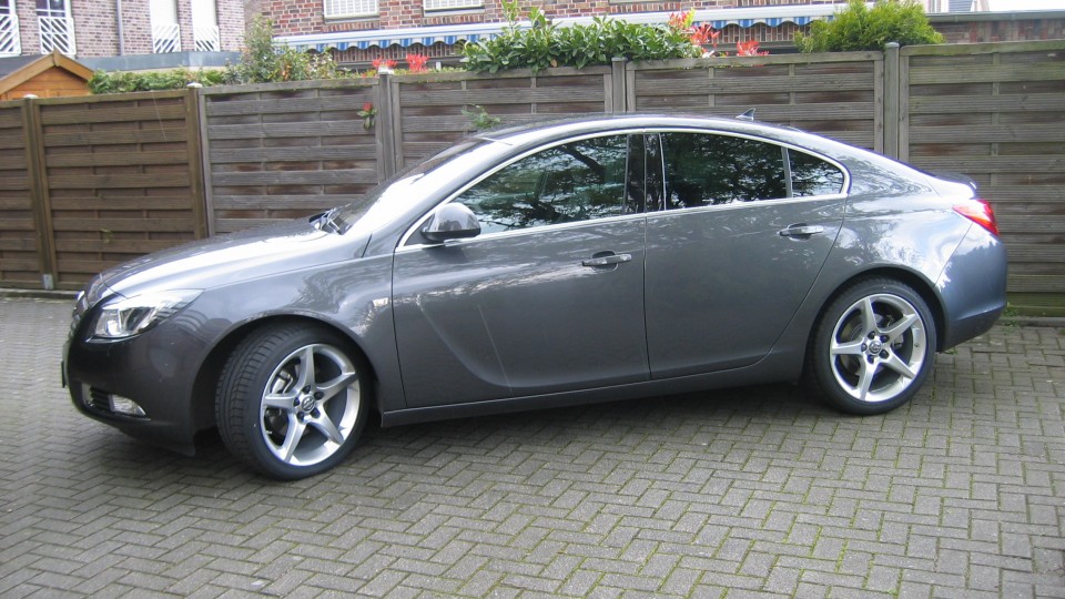 GREY BULL (Opel Insignia - 5-Türer)