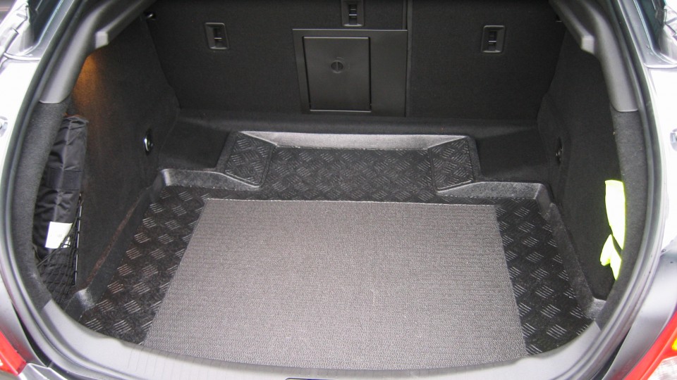 GREY BULL (Opel Insignia - 5-Türer)