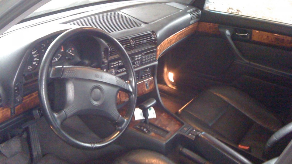 BMW E32 740I