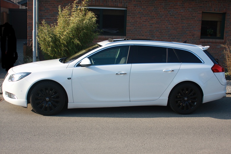Opel Insignia ST White (Opel Insignia - Sports Tourer)