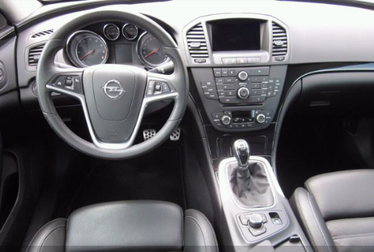 Opel Insignia 2,0T (mein Bumblebee) (Opel Insignia - 5-Türer)