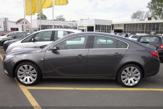 Opel Insignia 2,0T (mein Bumblebee) (Opel Insignia - 5-Türer)