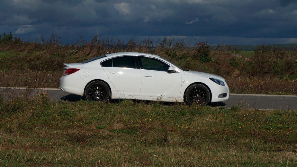 Black & White (Opel Insignia - 4-Türer)