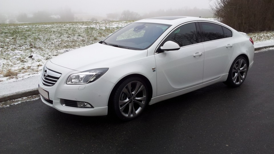 Black & White (Opel Insignia - 4-Türer)