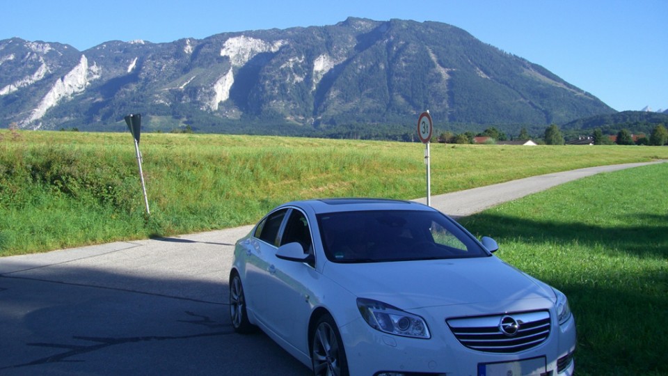 Black & White (Opel Insignia - 4-Türer)
