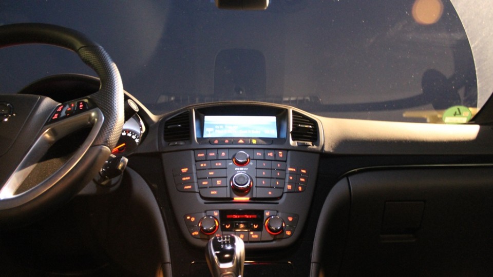 Opel Insignia 2,0 Turbo 220PS BJ 2011 (Opel Insignia - 5-Türer)