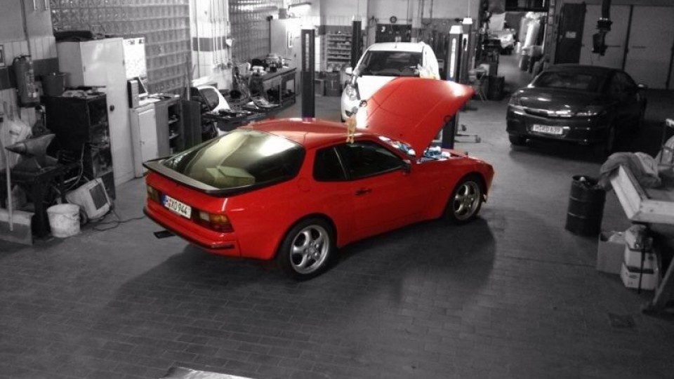 Porsche 944