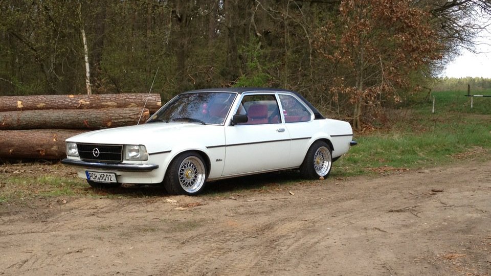 Ascona-B Berlina 2,5S
