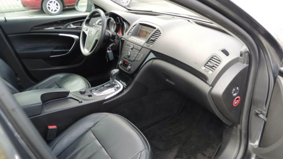Opel Insignia ST 4x4 (Opel Insignia - 4-Türer)