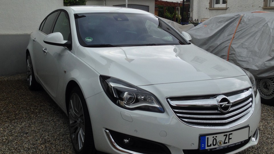 Opel Insignia 4-Türer 103kw/140PS CDTI Sport mit Schaltgetriebe in weiss (Opel Insignia - 4-Türer)