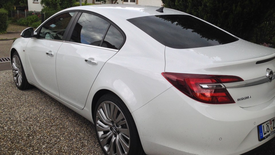 Opel Insignia 4-Türer 103kw/140PS CDTI Sport mit Schaltgetriebe in weiss (Opel Insignia - 4-Türer)