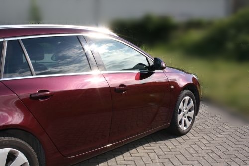 VERY BERRY RED Insi (Opel Insignia - Sports Tourer)