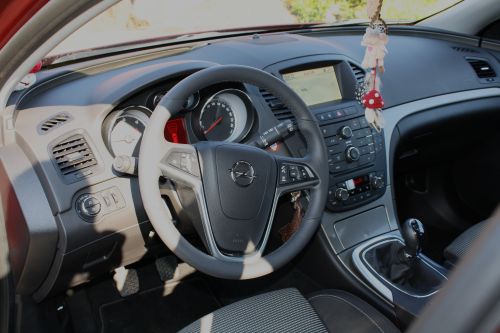 VERY BERRY RED Insi (Opel Insignia - Sports Tourer)