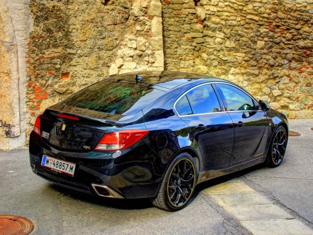Bitter Insignia  Black Widow  auf OPC Basis