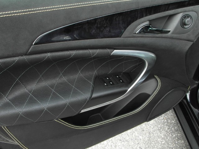 Bitter Insignia  Black Widow  auf OPC Basis