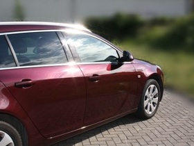 VERY BERRY RED Insi (Opel Insignia - Sports Tourer)